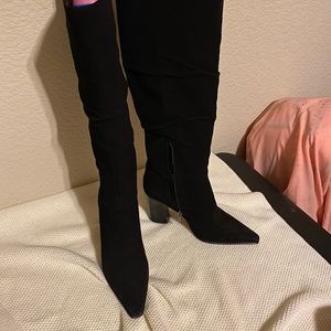 Vince Caumto - Derika.Boots -  Black Suede - 7.5